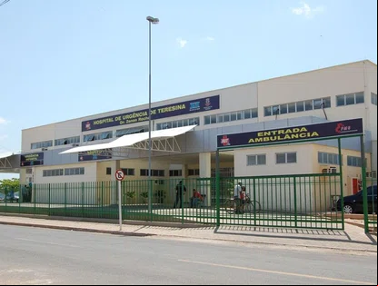 Suspeito de assalto baleado por policial militar morre no HUT